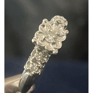 14K White Gold & Diamond (5 stones) Engagement Ring, Size 6.25 3.2 Grams